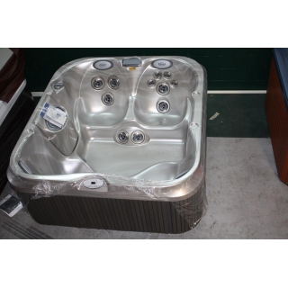    Jacuzzi J-325